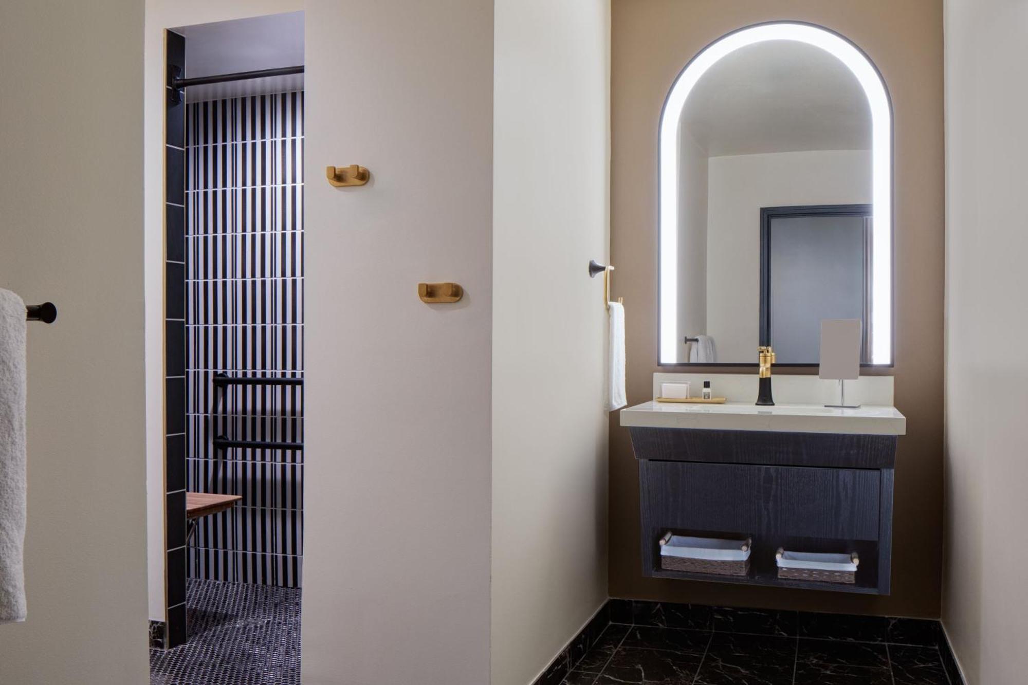 The Lasalle Hotel, Bryan College Station, A Tribute Portfolio Hotel Esterno foto
